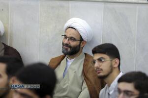 حضور آیت الله مروی در حجرات و گفتگوی صمیمی با طلاب در جریان بازدید از مدرسه علمیه جهانگیرخان قم