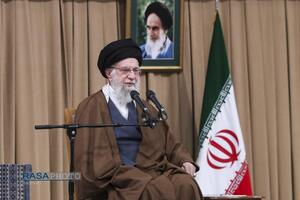 دیدار دانش‌آموزان و دانشجویان با رهبر معظم انقلاب