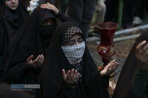 مراسم تدفین پیکر پاک شهید گمنام دفاع مقدس در مدرسه علمیه خواهران حضرت آمنه