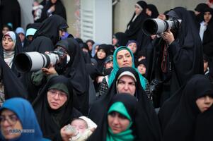 دیدار هزاران نفر از زنان و دختران با رهبر انقلاب