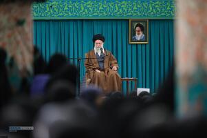 دیدار هزاران نفر از زنان و دختران با رهبر انقلاب