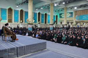 دیدار هزاران نفر از زنان و دختران با رهبر انقلاب