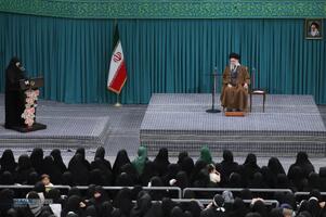 دیدار هزاران نفر از زنان و دختران با رهبر انقلاب