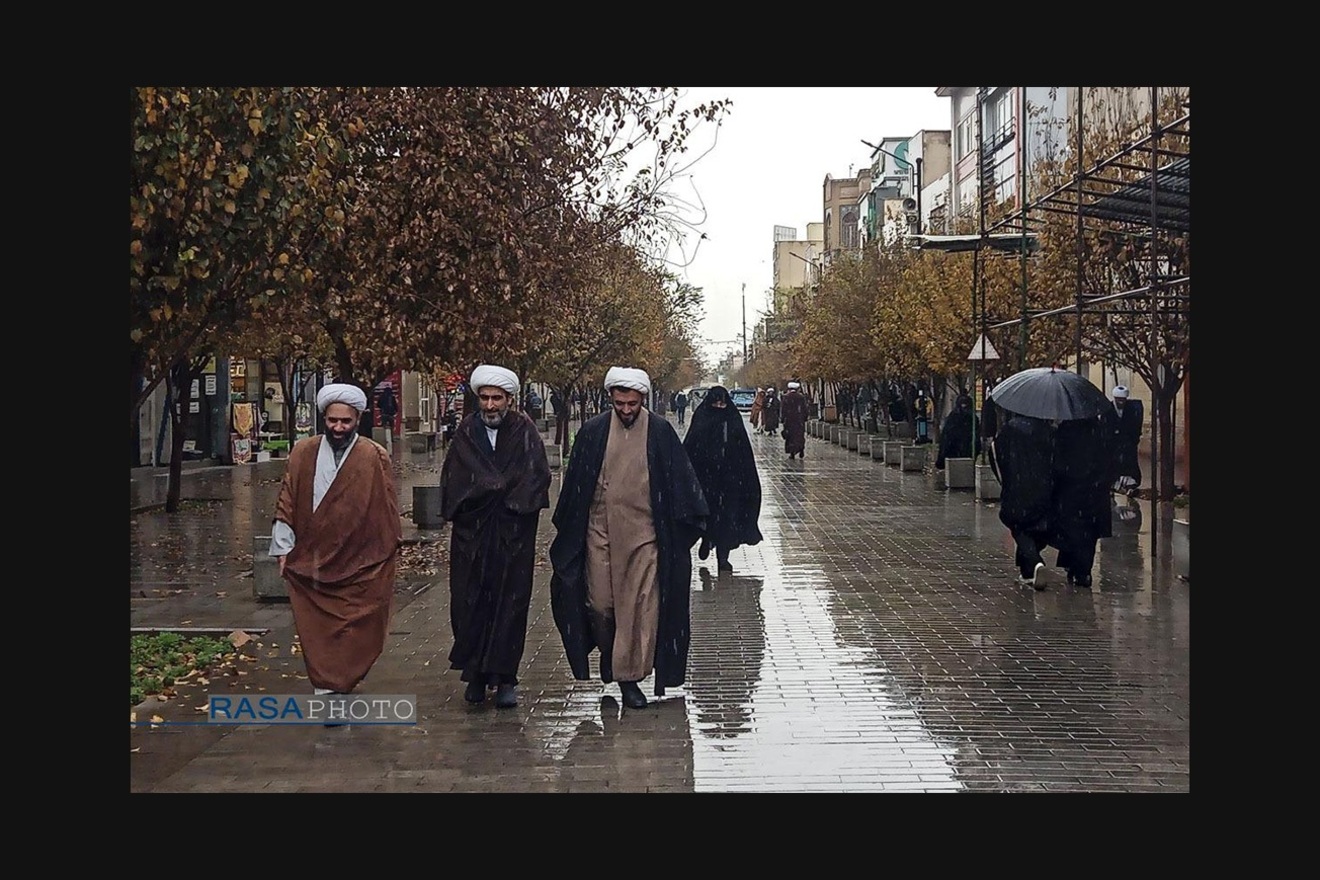 حال و هوای بارانی طلاب