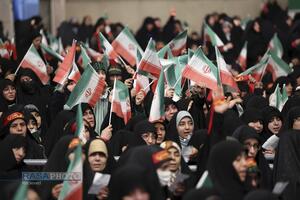 دیدار هزاران نفر از مردم قم با رهبر معظم انقلاب