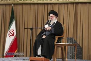 دیدار هزاران نفر از مردم قم با رهبر معظم انقلاب