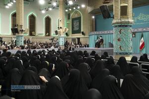 دیدار اقشار مختلف مردم در روز مبعث پیامبر اعظم (صلّی‌الله‌علیه‌و‌آله) با رهبر انقلاب