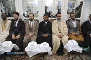 مراسم عمامه گذاری جمعی از طلاب حوزه علمیه قم در روز مبعث