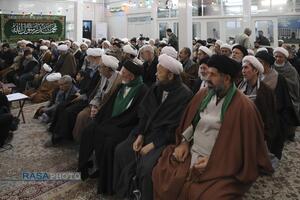 مراسم عمامه گذاری جمعی از طلاب حوزه علمیه قم در روز مبعث