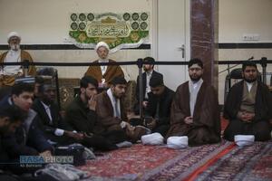 مراسم عمامه گذاری جمعی از طلاب حوزه علمیه قم در روز مبعث