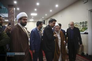 مراسم عمامه گذاری جمعی از طلاب حوزه علمیه قم در روز مبعث