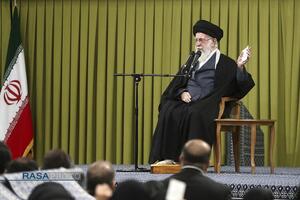 دیدار اقشار مردم در آغاز دهه مبارکه فجر با رهبر معظم انقلاب