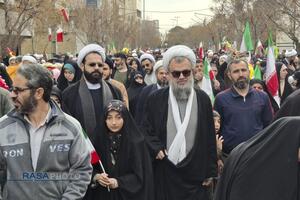 حضور استاد هادوی تهرانی در راهپیمایی یوم الله ۲۲ بهمن در قم