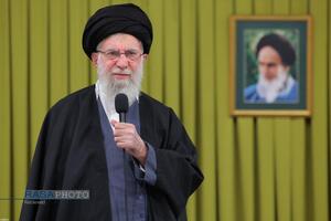 پیام رهبر معظم انقلاب بمناسبت حماسه آفرینی ملت ایران در راهپیمایی ۲۲ بهمن
