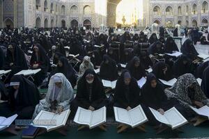 ترتیل خوانی قرآن کریم در حرم مطهر رضوی