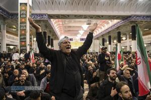 تجمع مردم قم در پی اعلام خبر شهادت رهبر معظم انقلاب
