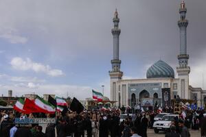 تشییع ۱۲ شهید حملات آمریکایی صهیونیستی به قم