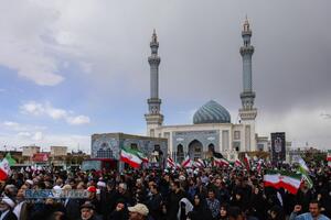 تشییع ۱۲ شهید حملات آمریکایی صهیونیستی به قم