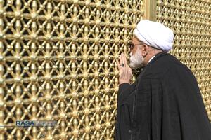 آیین تعویض پرچم گنبد منور رضوی در روز میلاد حضرت امام رضا (علیه‌السلام)