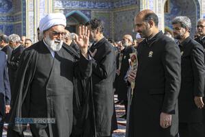 آیین تعویض پرچم گنبد منور رضوی در روز میلاد حضرت امام رضا (علیه‌السلام)