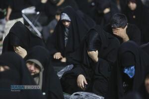 اجتماع هیئات مذهبی قم با شعار «مسلم دیگر تنها نخواهد ماند» در حرم مطهر