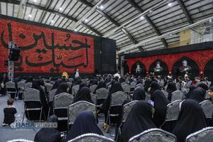 آئین سیاه پوشان عزای حسینی و رونمایی از اثر 