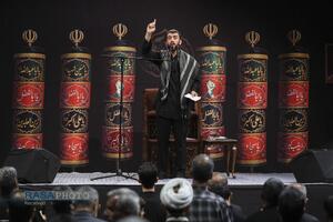 اولین شب مراسم عزاداری ماه محرم در جوار محل عروج ملکوتی امام شهید انقلاب