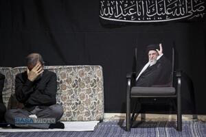 مراسم عزاداری شب تاسوعا در جوار محل شهادت رهبر شهید انقلاب اسلامی