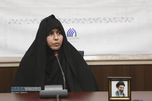 نشست هم‌اندیشی بانوان و آیین تشییع امام شهید انقلاب