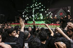 مراسم وداع با پیکر امام شهید انقلاب اسلامی در جوار حسینیه امام خمینی (ره)