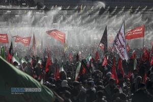 اقامه نماز بر پیکر رهبر شهید انقلاب