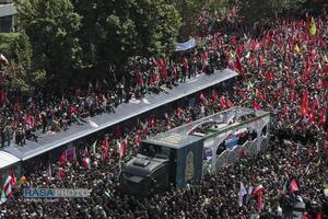 تشییع تاریخی رهبر شهید انقلاب در تهران -۲