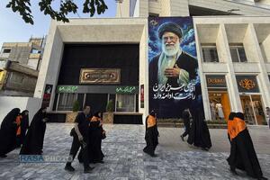 حال و هوای حرم مطهر رضوی در آستانه تشییع امام شهید